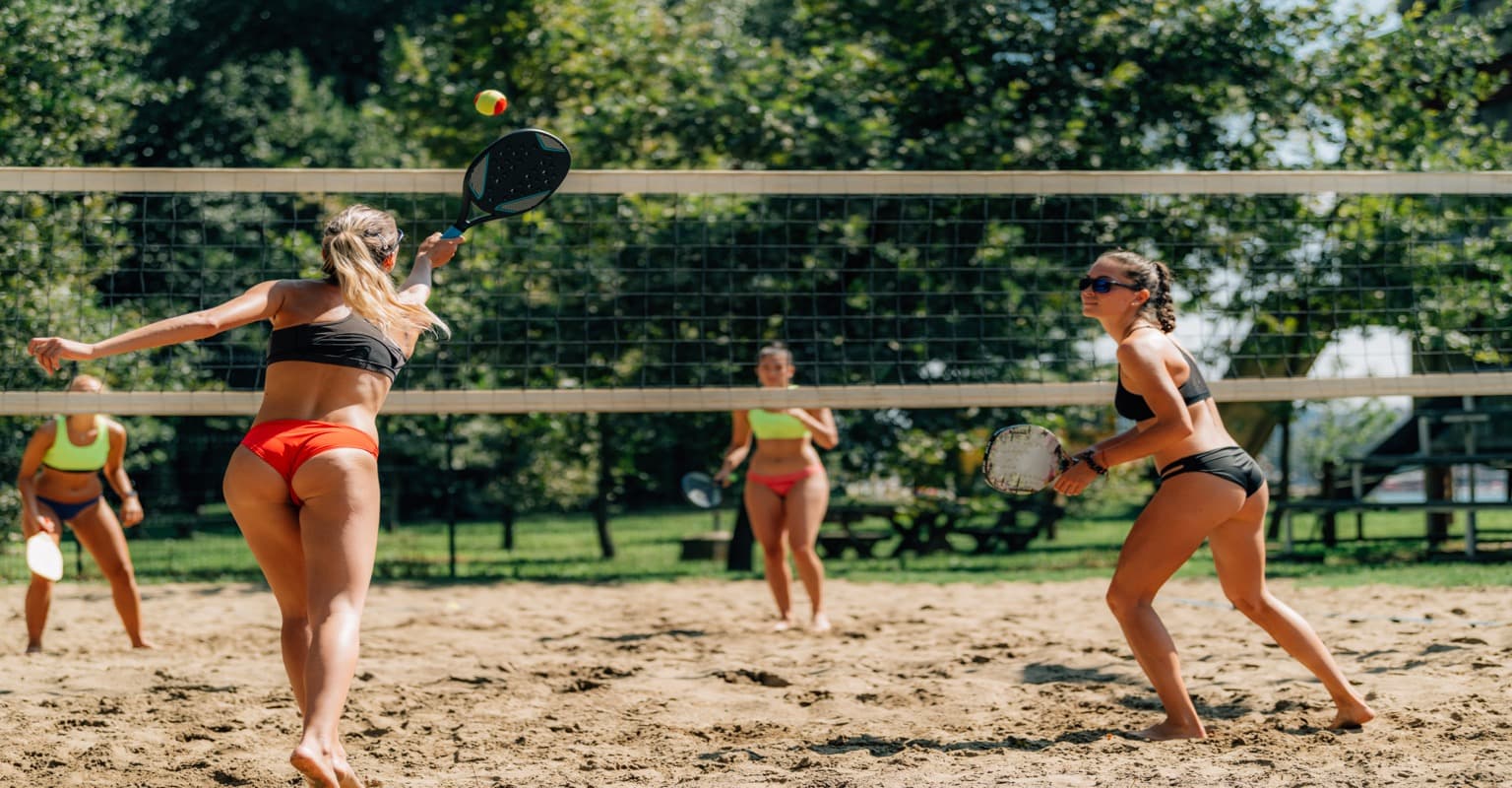 Beach tennis action